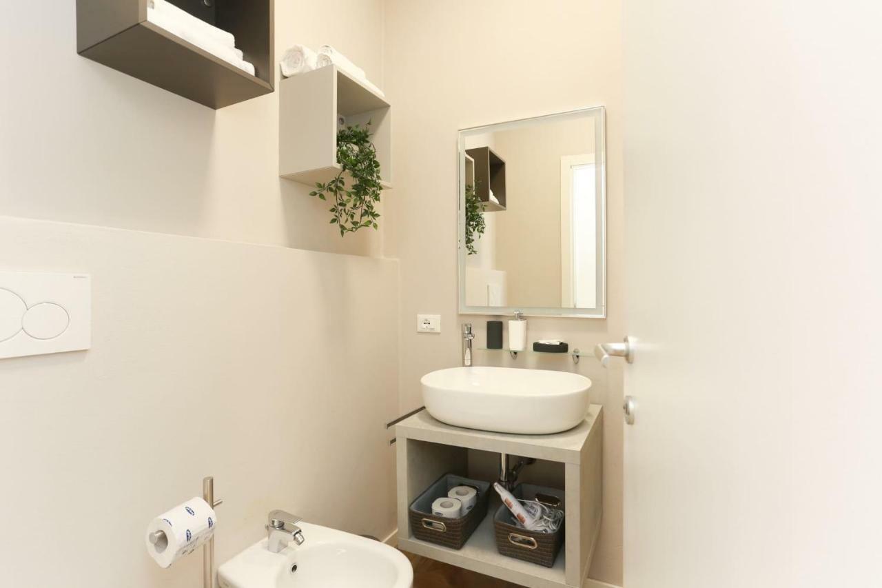 The Best Rent - Modern Apartment Near Bocconi University มิลาน ภายนอก รูปภาพ